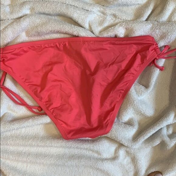 Mossimo red bikini bathing suit bottom | Sz M - Picture 6 of 7